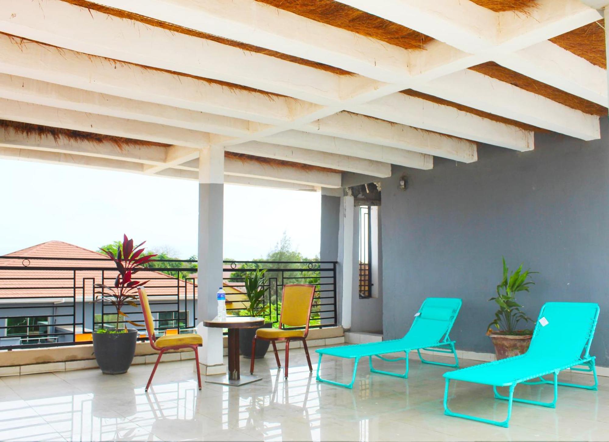 Mb Properties - Brufut Garden Apartments Ngoại thất bức ảnh