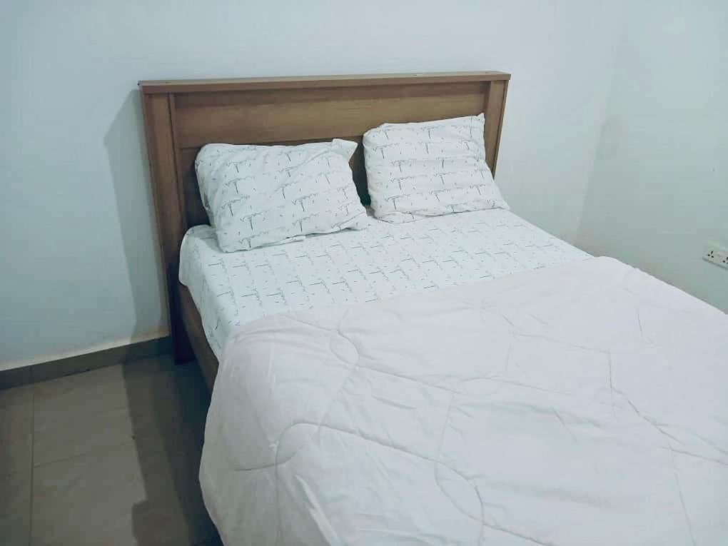 Mb Properties - Brufut Garden Apartments Ngoại thất bức ảnh