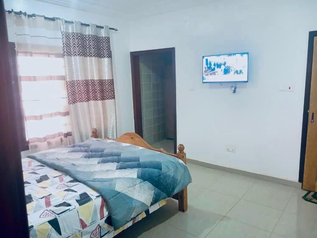 Mb Properties - Brufut Garden Apartments Ngoại thất bức ảnh